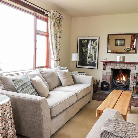 Courtyard Cottage Duns Экстерьер фото