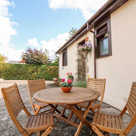 Courtyard Cottage Duns Экстерьер фото