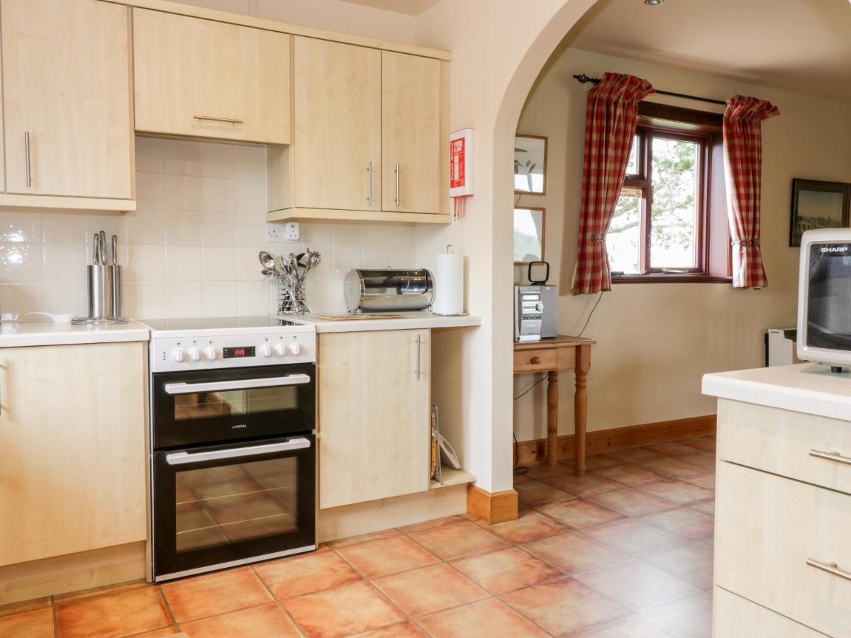 Courtyard Cottage Duns Экстерьер фото
