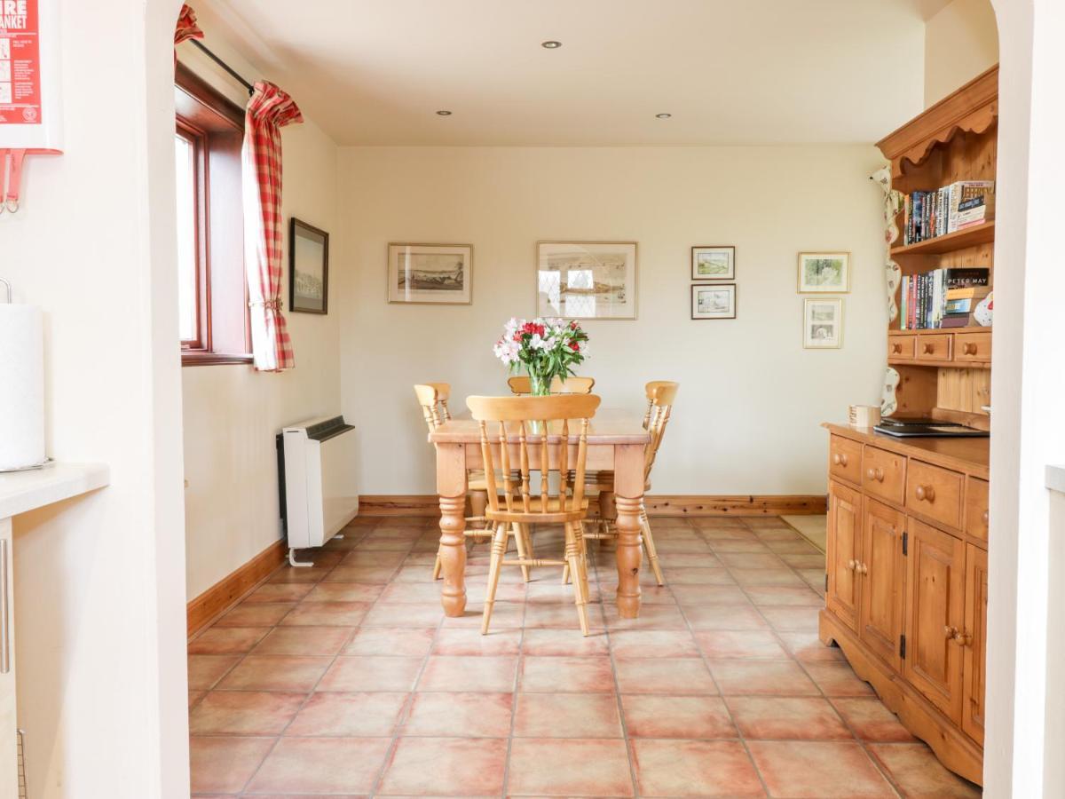 Courtyard Cottage Duns Экстерьер фото