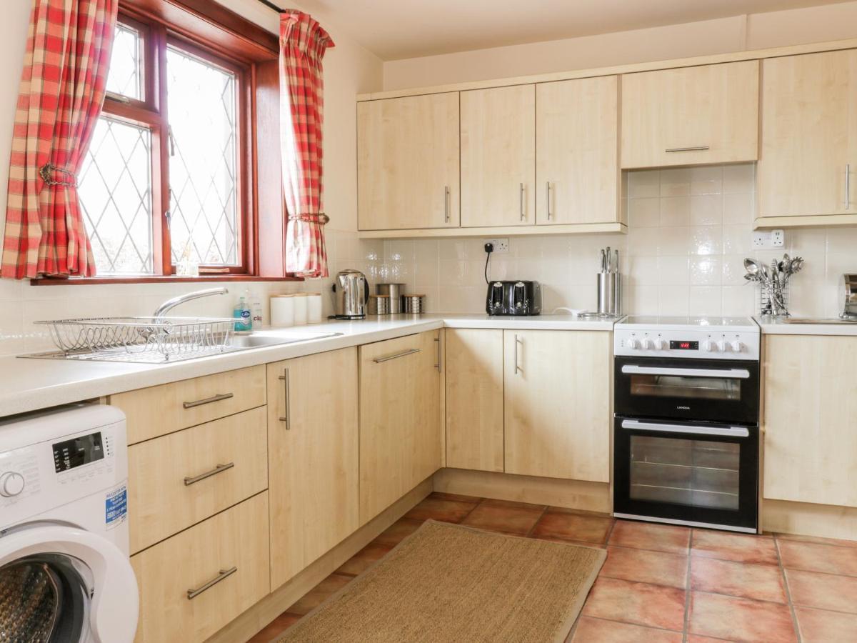Courtyard Cottage Duns Экстерьер фото